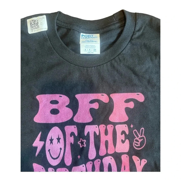 BFF OF THE BIRTHDAY GIRL Youth Size Small Black T-shirt - Picture 2 of 4